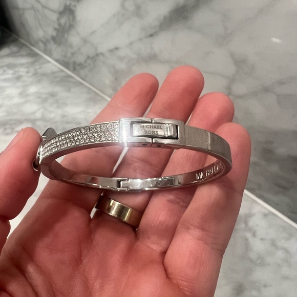 Michael Kors silver bracelet - Picture 2 of 5